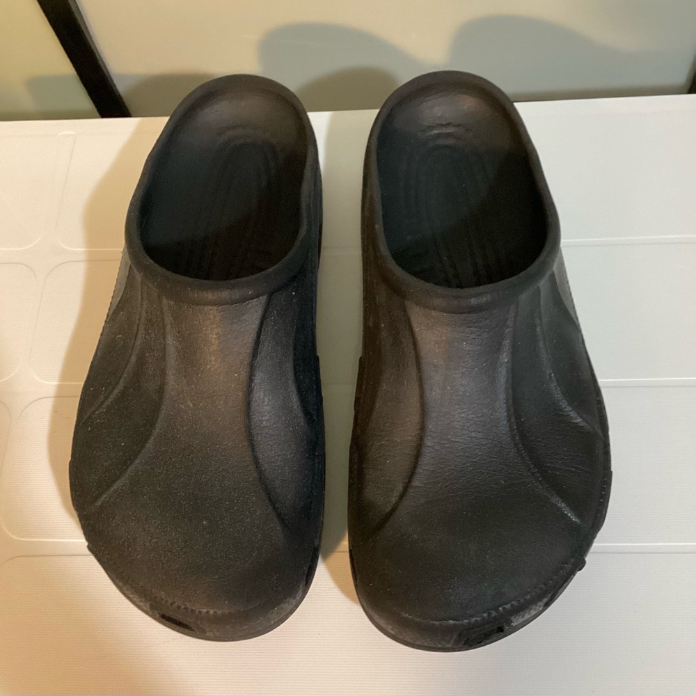 Crocs men clogs. Size 12
